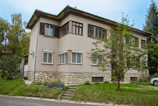 Ajka 74 m4-es lakás eladó 33.4M Ft