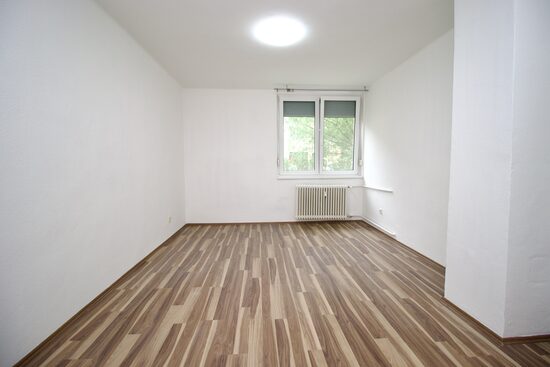 AJKA FÖLDSZINTI lakás 28.9M Ft