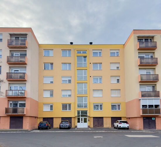 Ajka Fő út 2 szoba 29.5M Ft